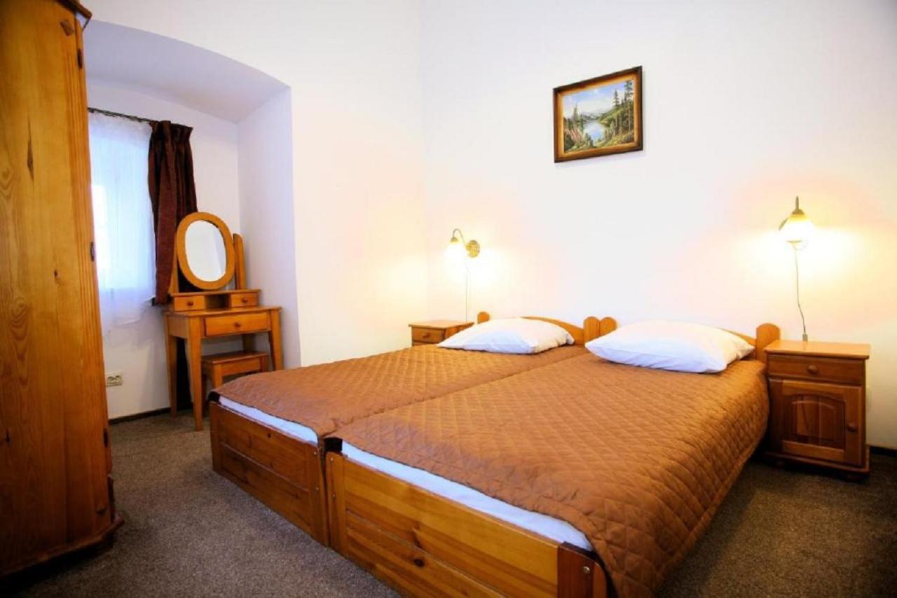 Hotel Przy Oslej Bramie - Zamek Ksiaz Wałbrzych Buitenkant foto
