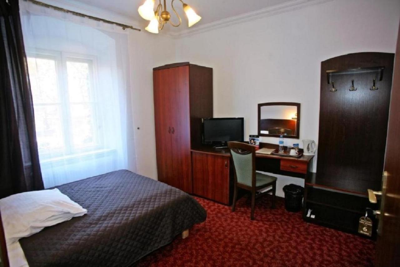 Hotel Przy Oslej Bramie - Zamek Ksiaz Wałbrzych Buitenkant foto