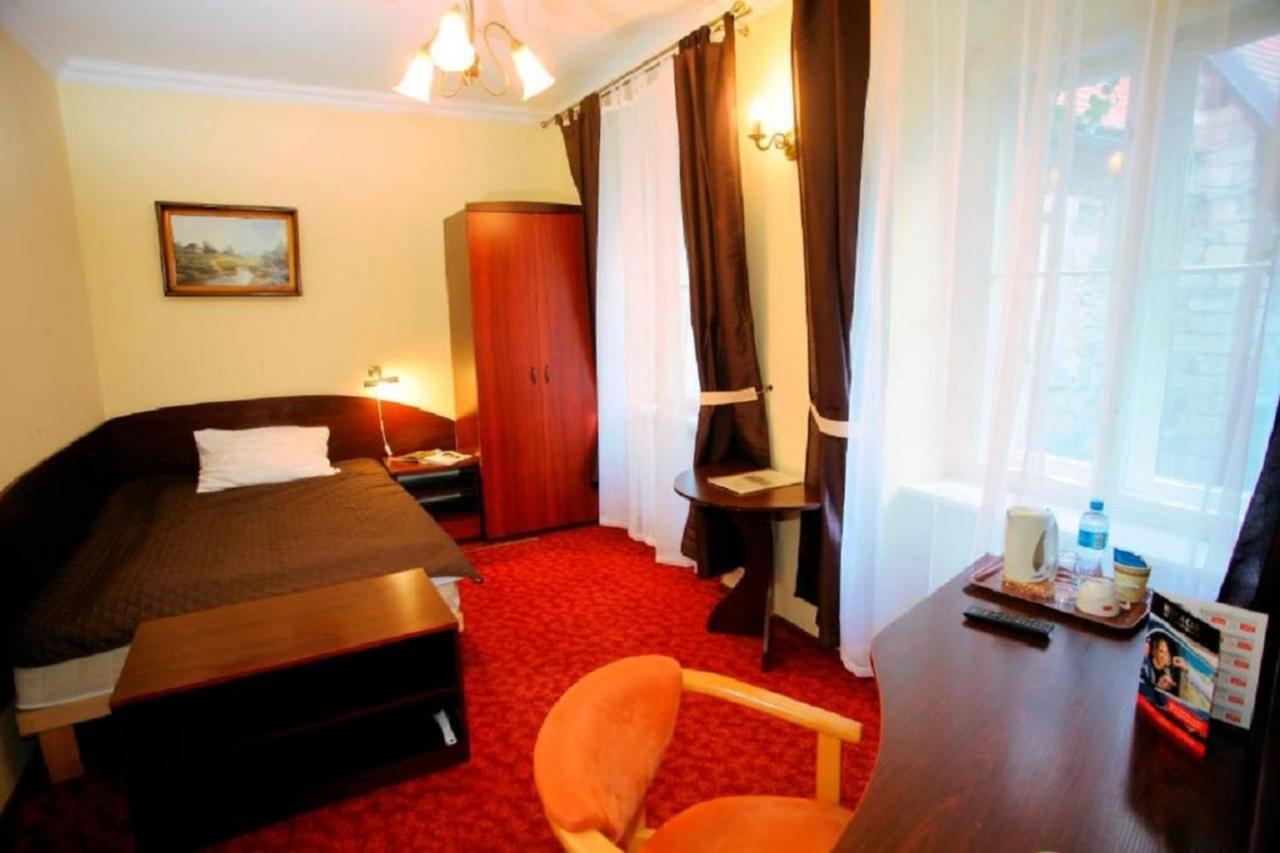 Hotel Przy Oslej Bramie - Zamek Ksiaz Wałbrzych Buitenkant foto