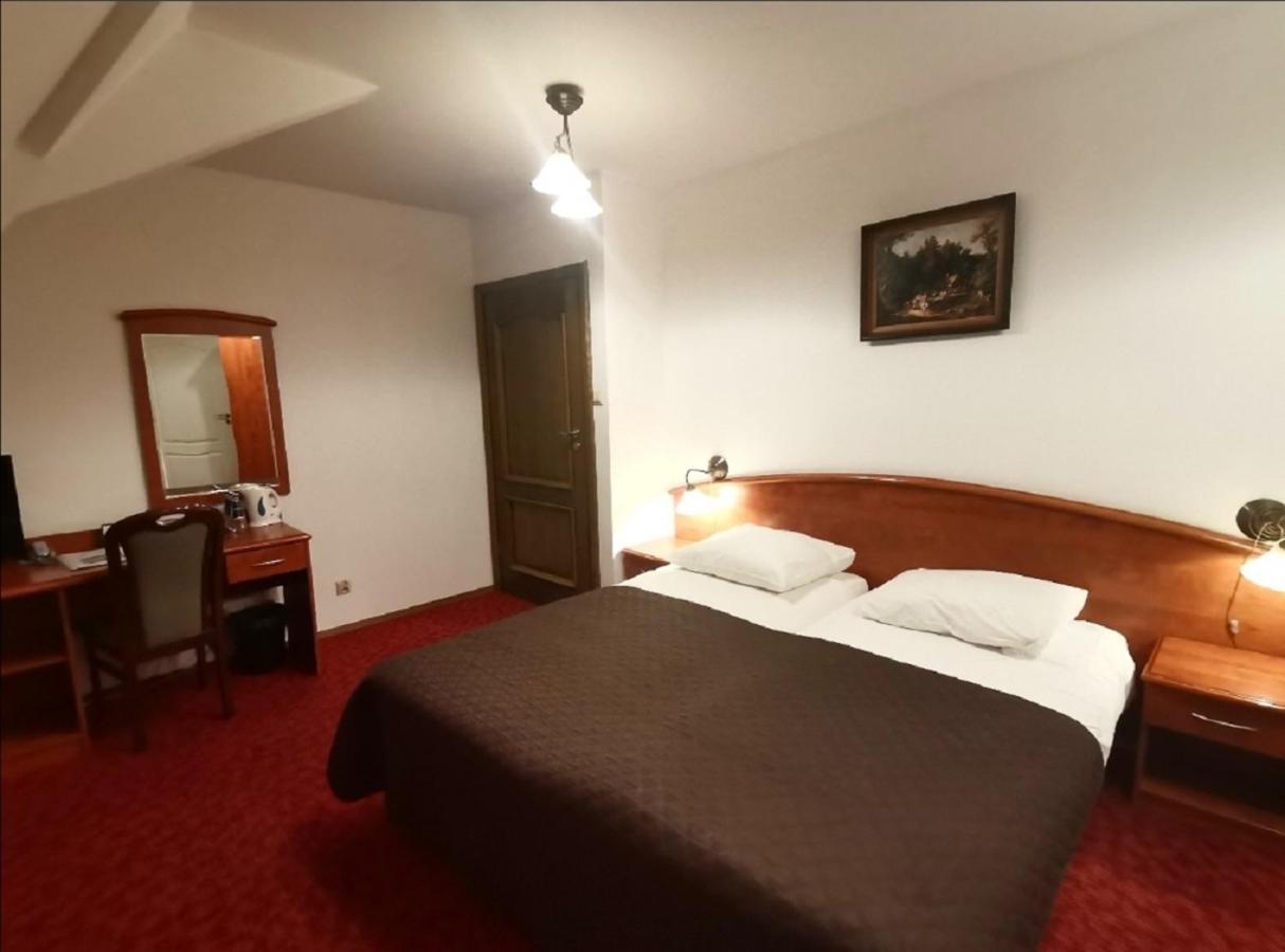 Hotel Przy Oslej Bramie - Zamek Ksiaz Wałbrzych Buitenkant foto