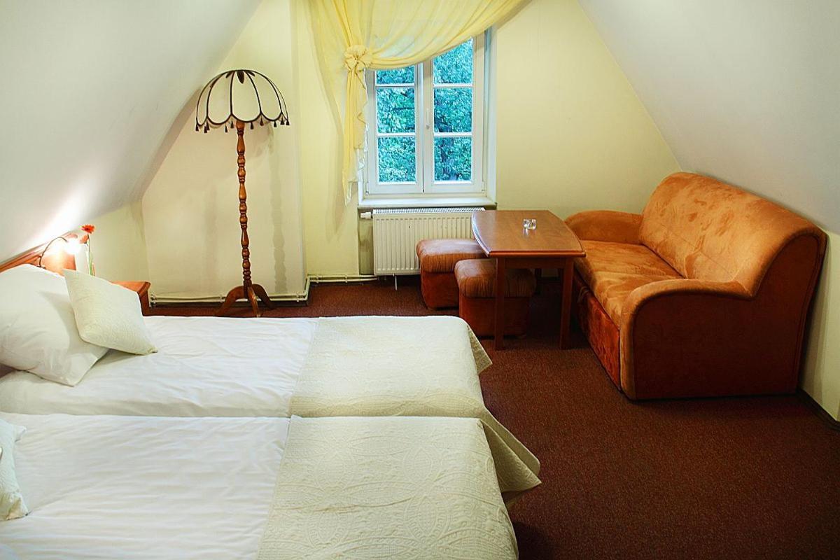 Hotel Przy Oslej Bramie - Zamek Ksiaz Wałbrzych Buitenkant foto