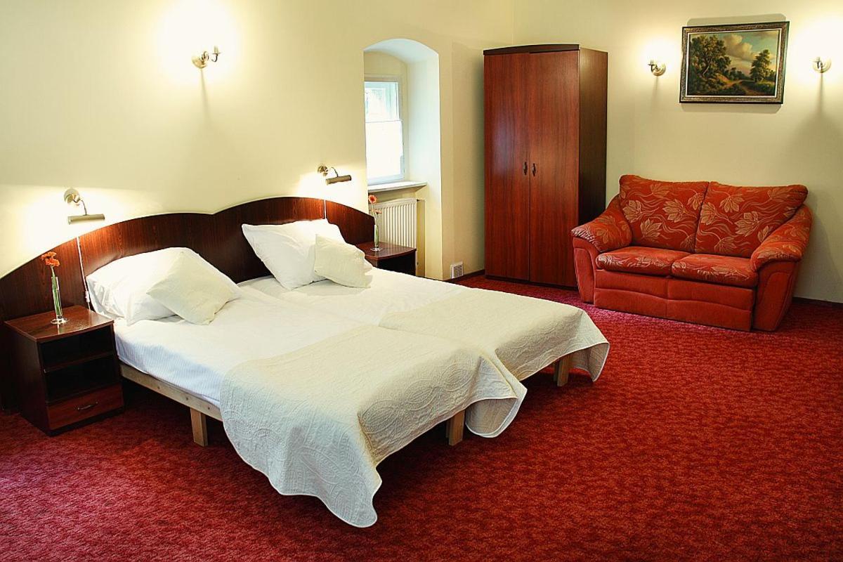 Hotel Przy Oslej Bramie - Zamek Ksiaz Wałbrzych Buitenkant foto