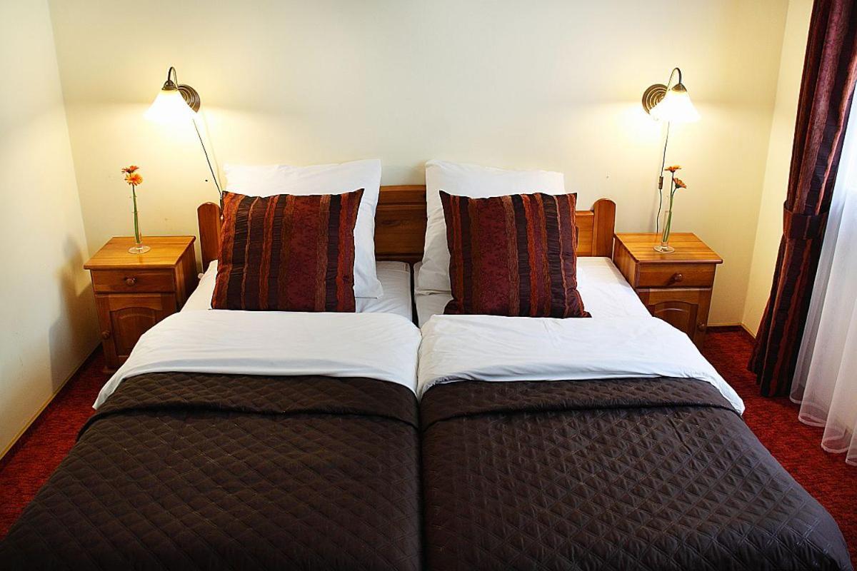 Hotel Przy Oslej Bramie - Zamek Ksiaz Wałbrzych Buitenkant foto